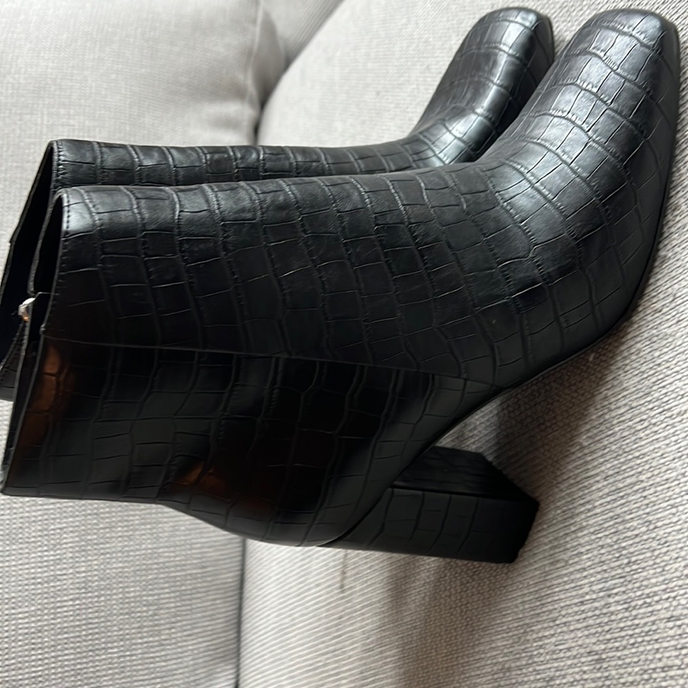 Marc Fisher black booties size 7.5